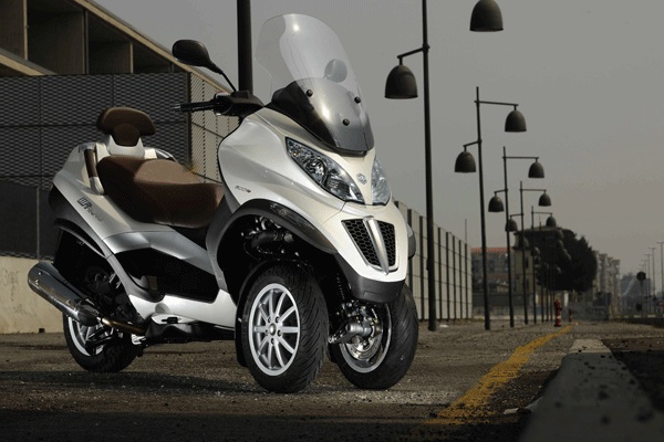 Piaggio_MP3_Touring